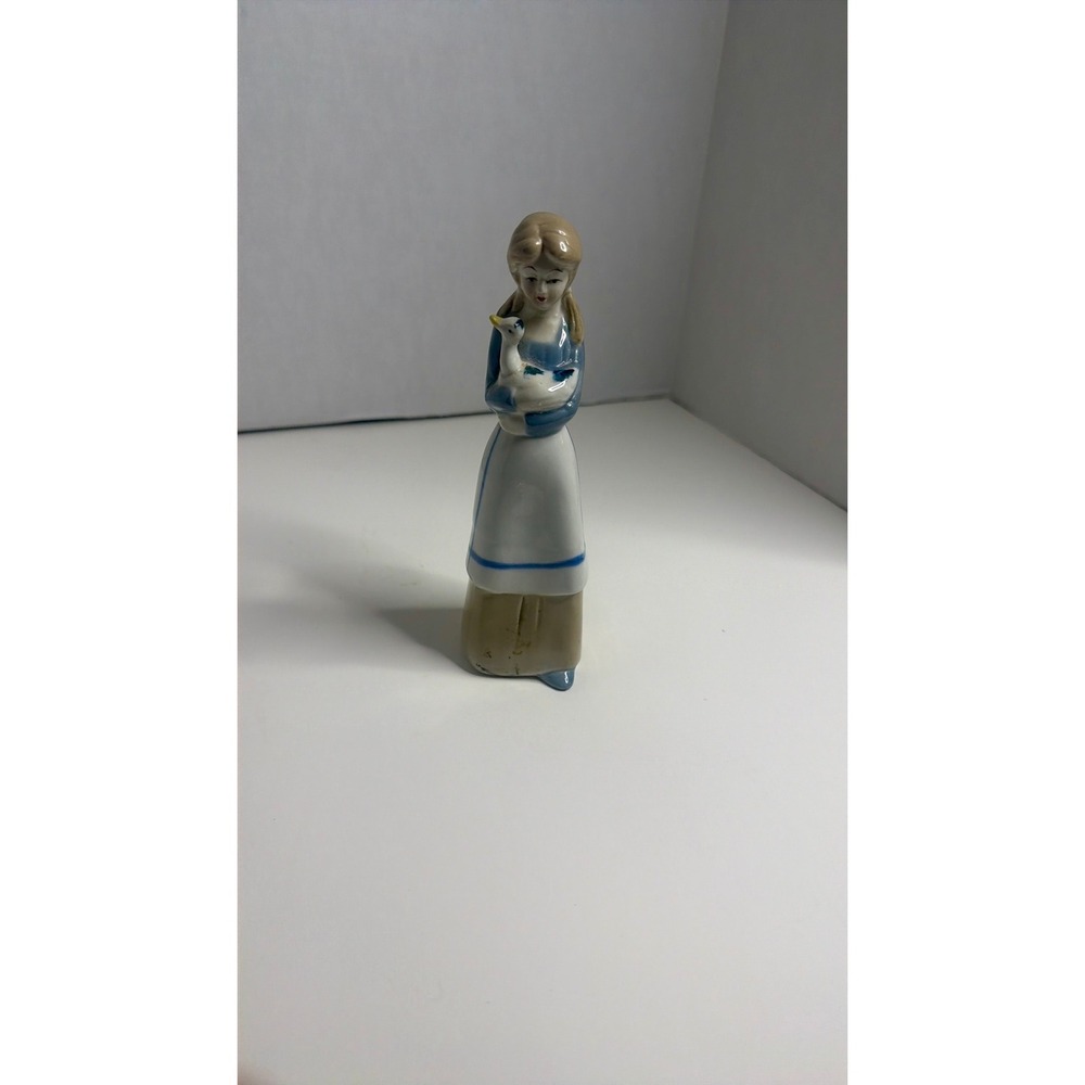 Vintage‎ Girl Figurine Holding Duck Goose Apron Decorative Collectible